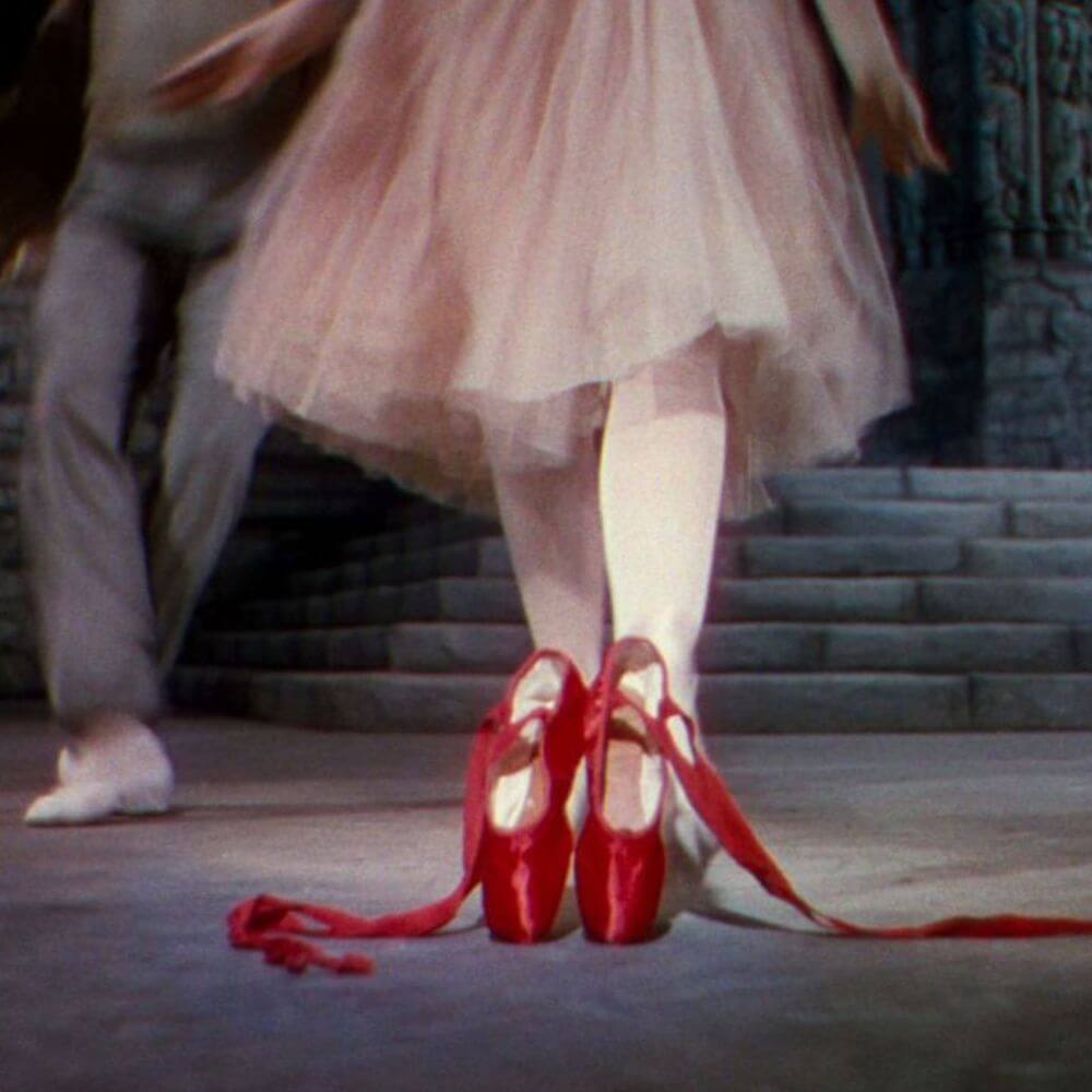 Las zapatillas rojas  