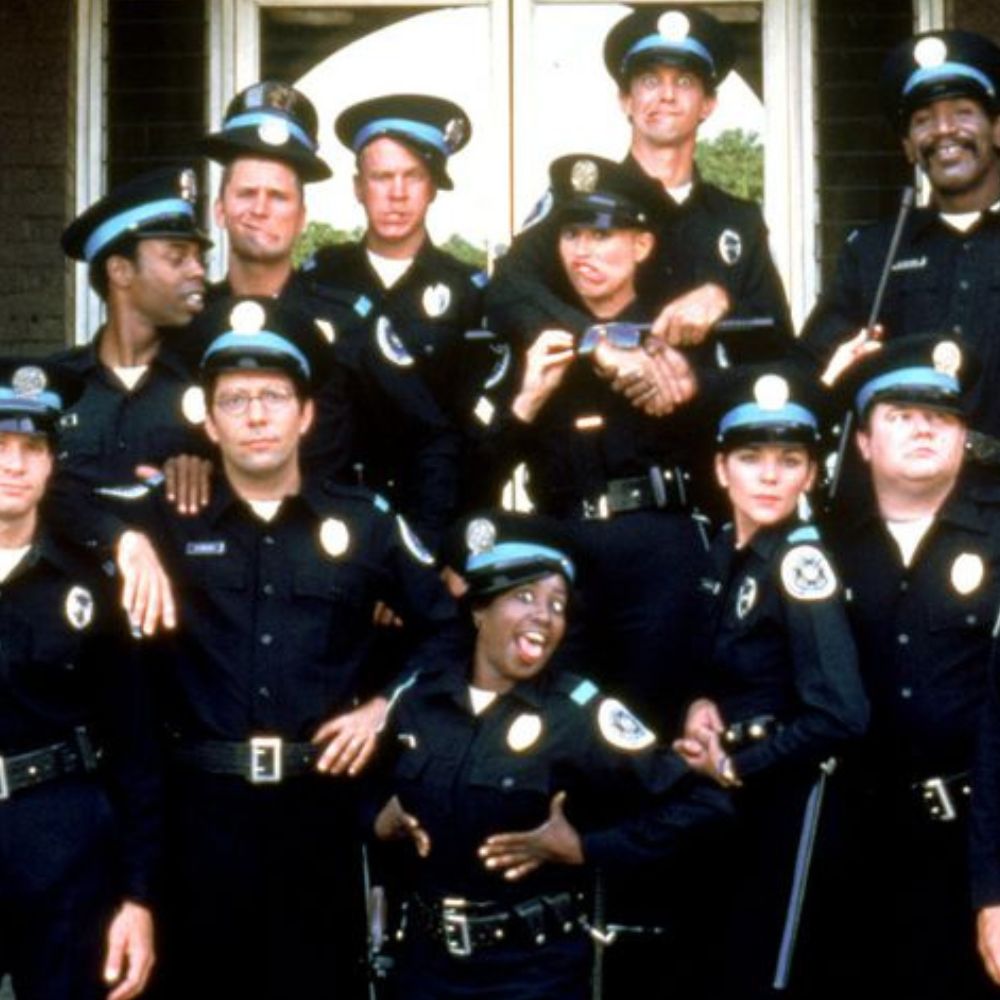 Loca academia de policías  